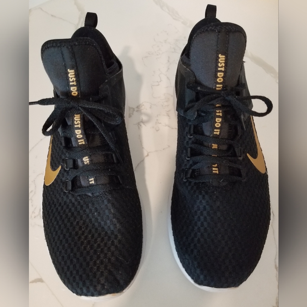 NIKE Air Max Belle TR Running